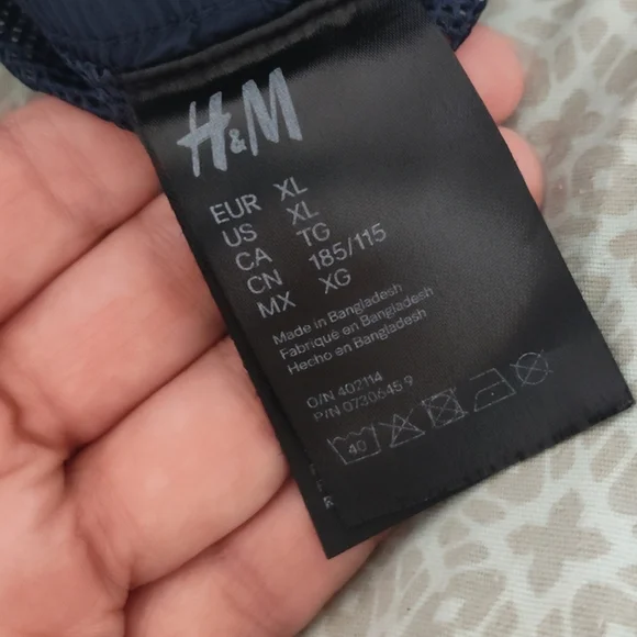 H&M Men's Red and Navy Colorblock Swim Shorts XL - Picture 5 of 12